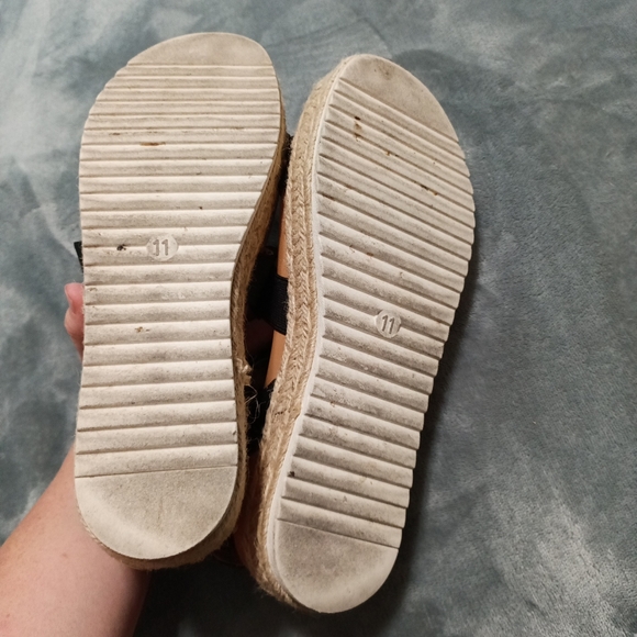 Women's Universal Thread Black Strappy Chunky Wedge Woven Suede Sandals Size 11 - Picture 6 of 7